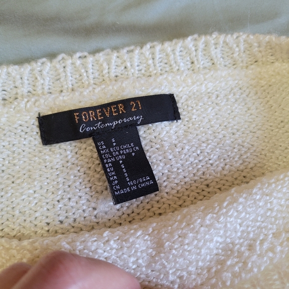 Forever 21 sweater - size S - Picture 3 of 4